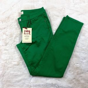 ⬇️$16 L.E.I. Ashley low rise skinny jeans green 11